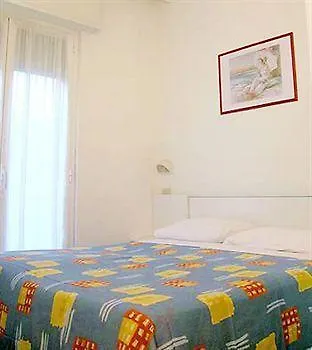 Esperia Hotel 3*