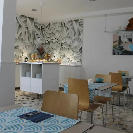 Esperia Hotel *